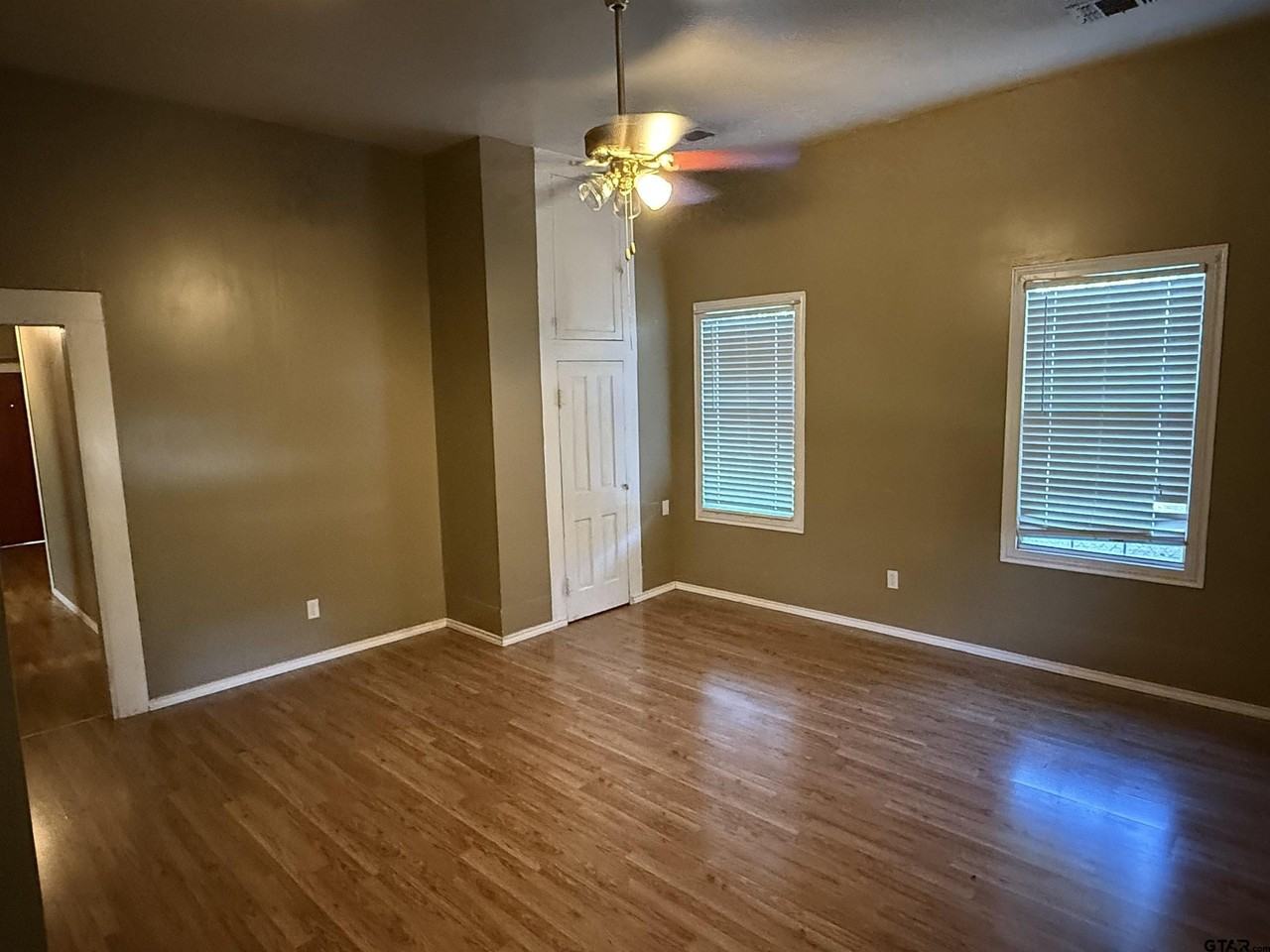 323 W Lorance St - Photo 5 of 13