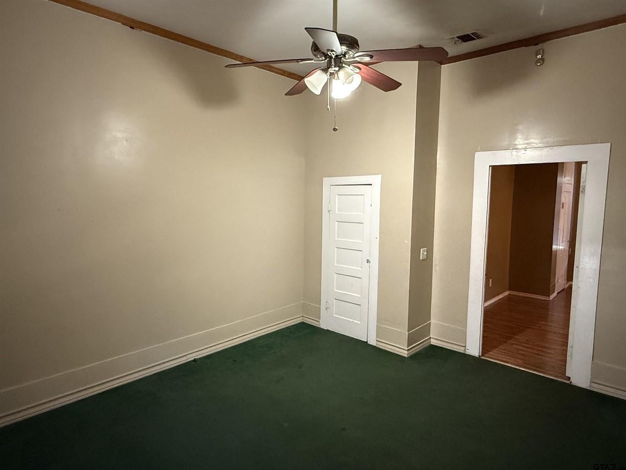 323 W Lorance St - Photo 6 of 13