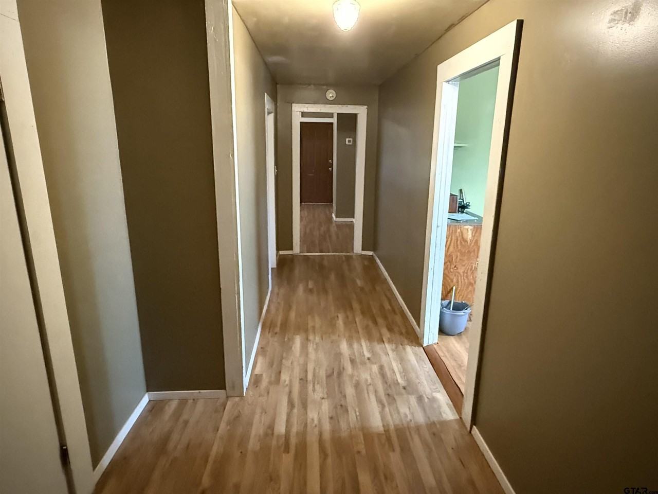 323 W Lorance St - Photo 7 of 13