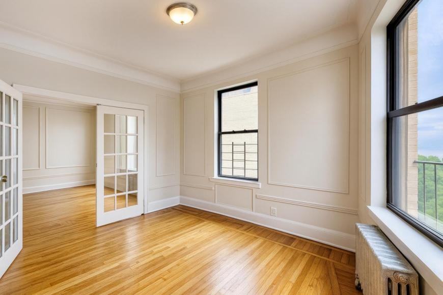 150 Haven Ave - Photo 5 of 10