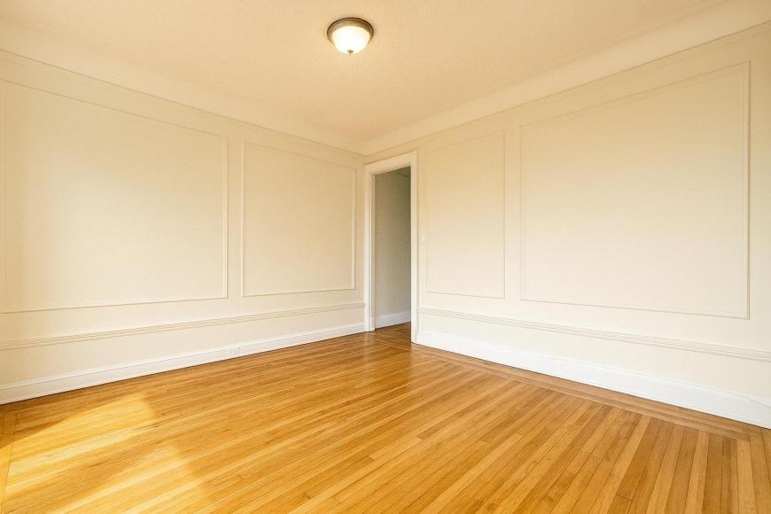 150 Haven Ave - Photo 7 of 10