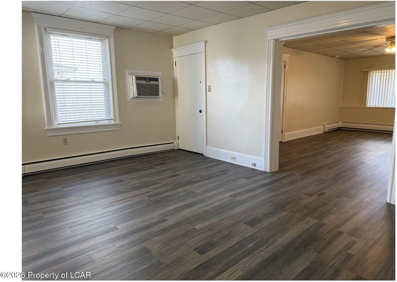 246 S Main St - Photo 3 of 11