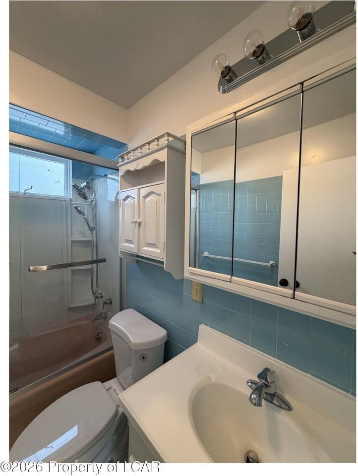 246 S Main St - Photo 6 of 11