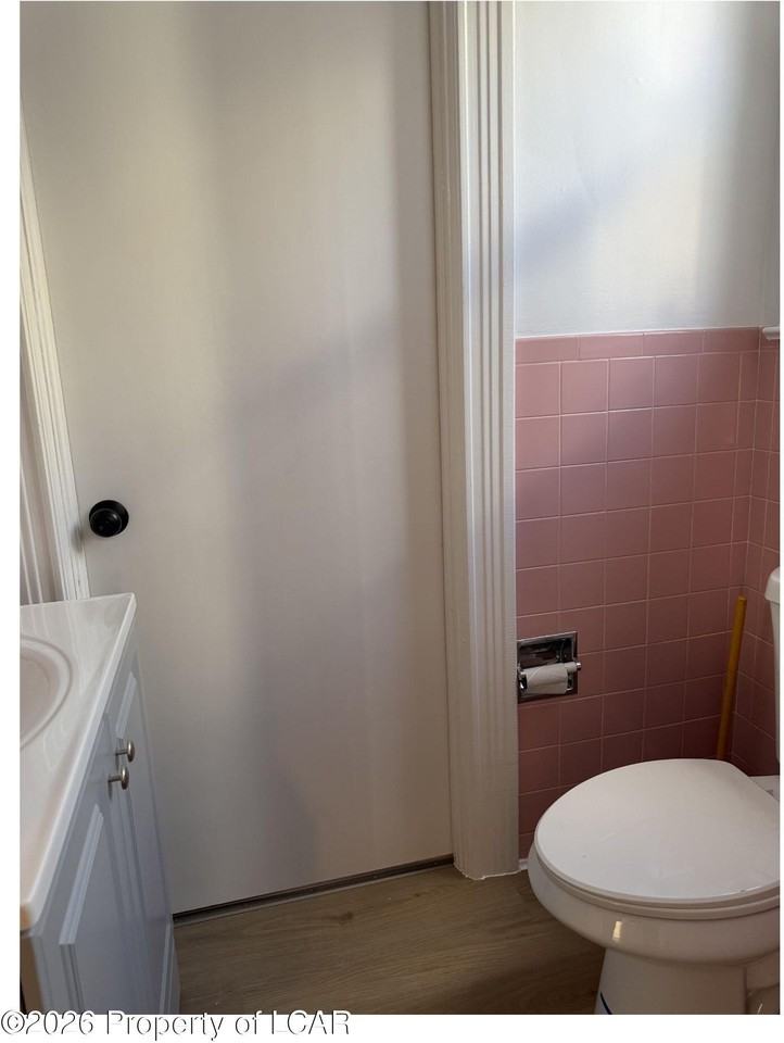 246 S Main St - Photo 7 of 11