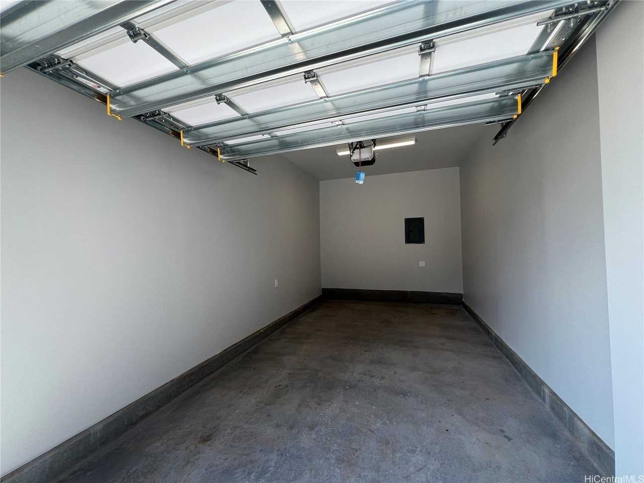 91-4099 Hikuono St Unit 312 #312 - Photo 3 of 20