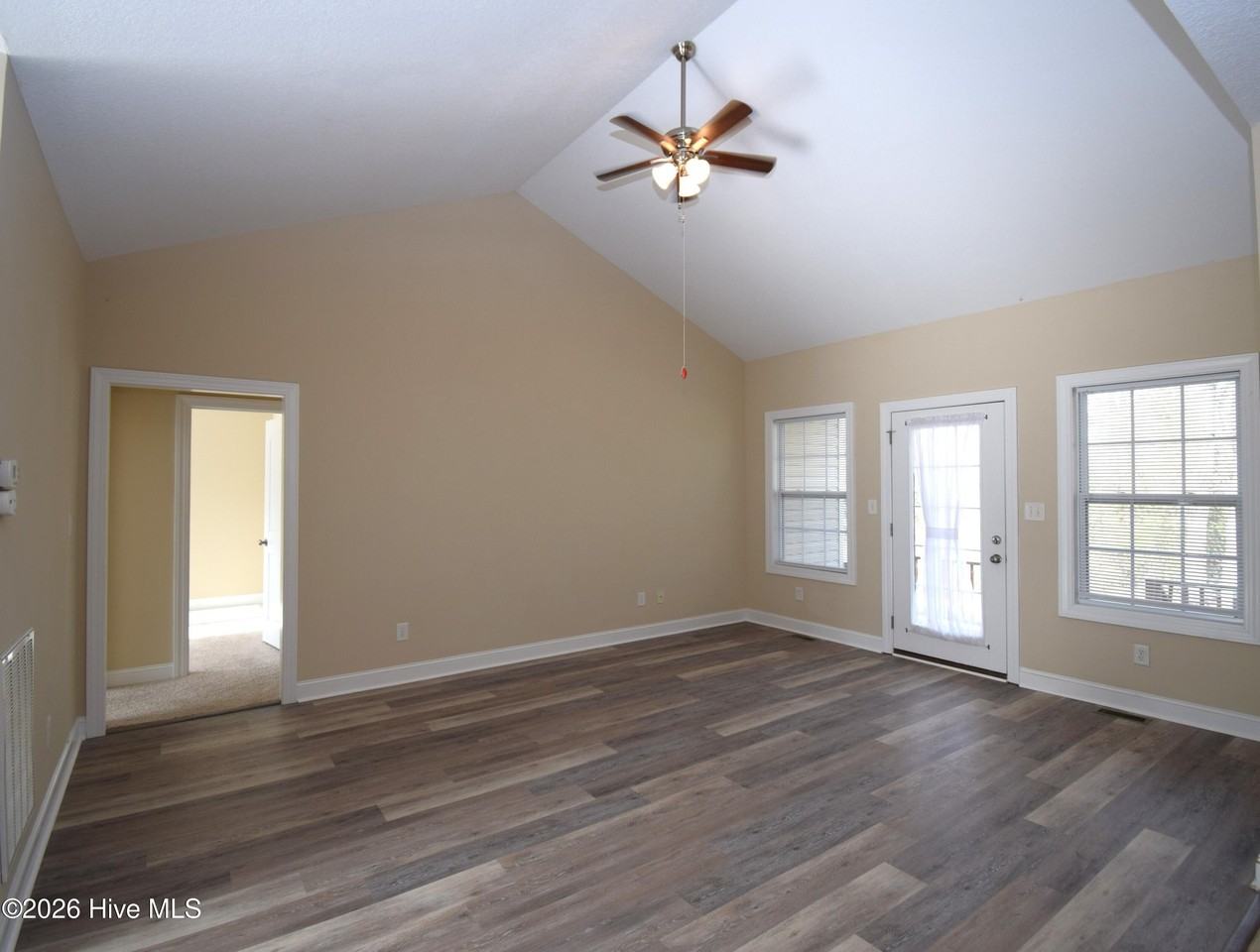 2320 Decorah Ct - Photo 3 of 15