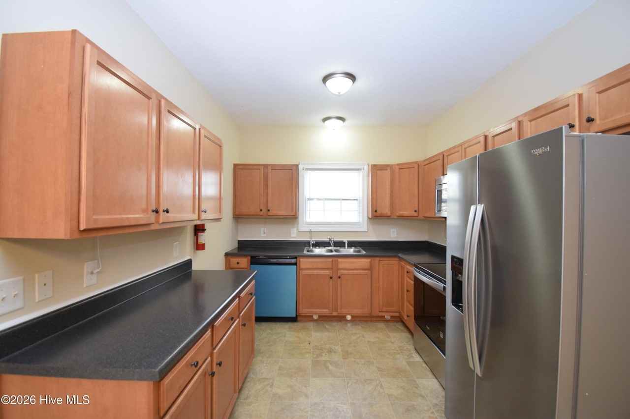 2320 Decorah Ct - Photo 5 of 15