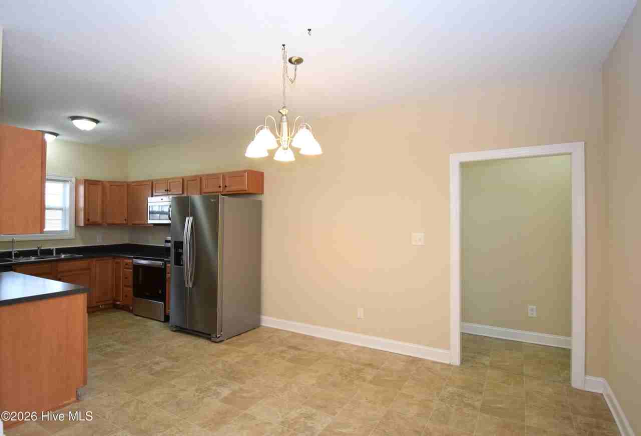 2320 Decorah Ct - Photo 6 of 15