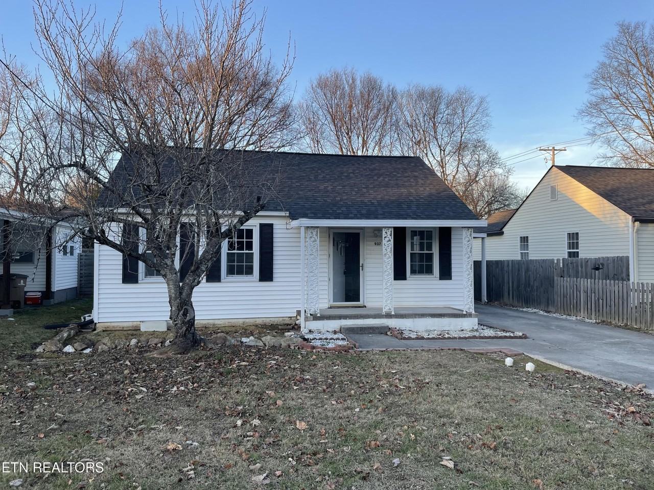 937 Shamrock Ave - Photo 2 of 16