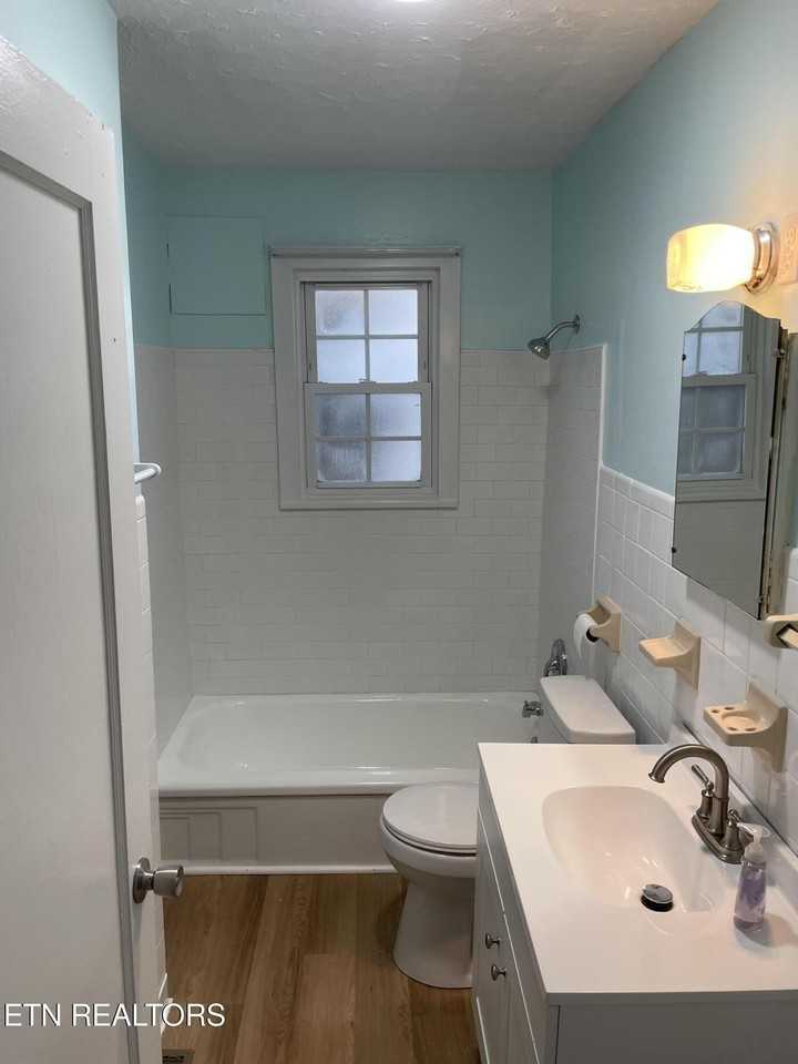 937 Shamrock Ave - Photo 4 of 16