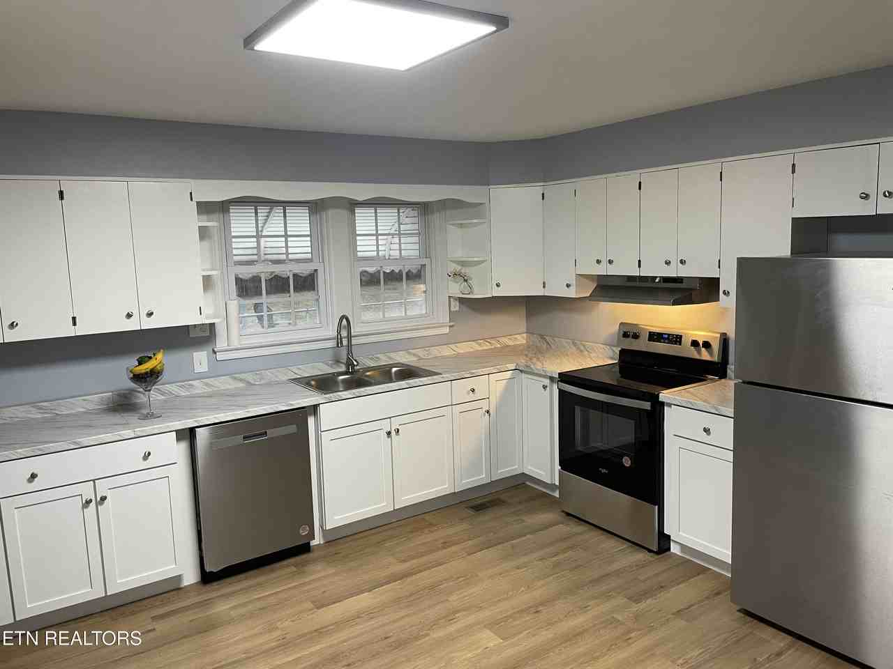 937 Shamrock Ave - Photo 6 of 16