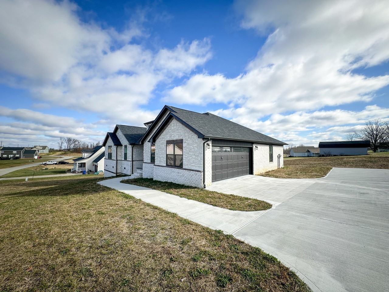 46 Caden Ln - Photo 4 of 44