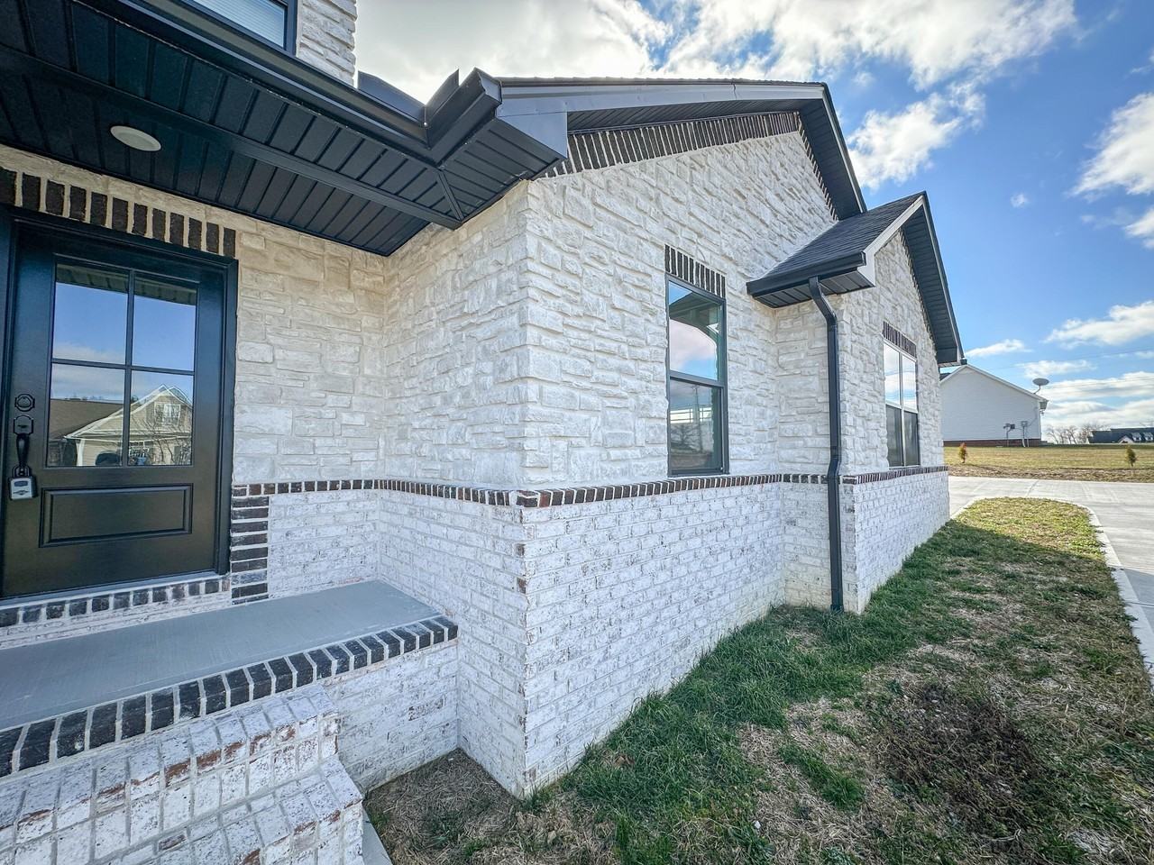 46 Caden Ln - Photo 5 of 44