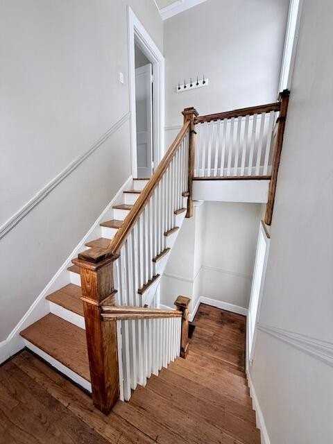 1102 Tates Creek Rd - Photo 2 of 7