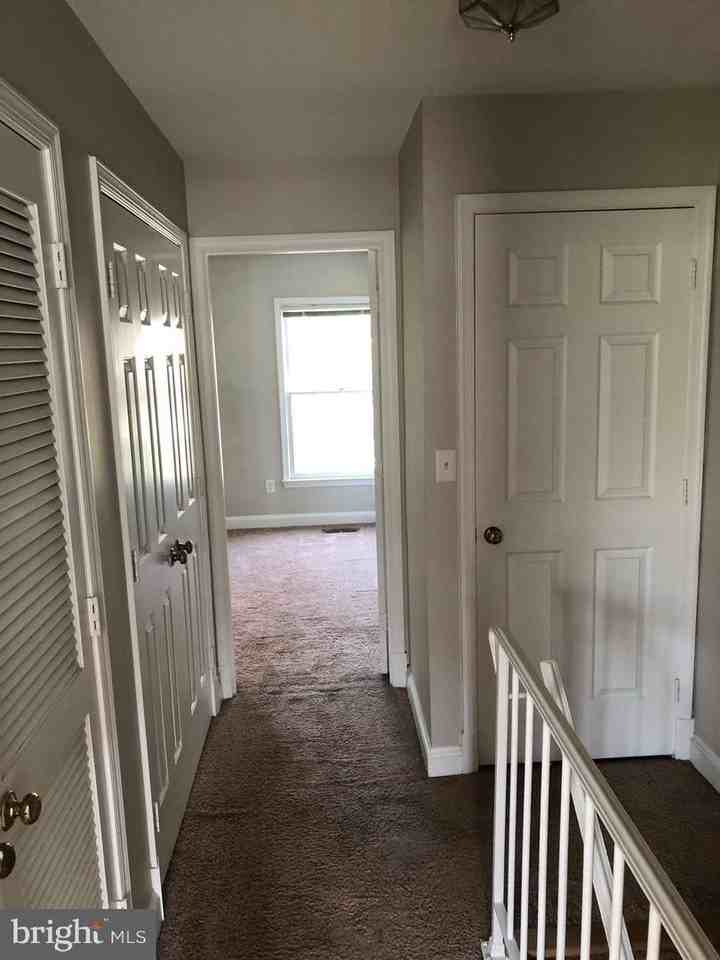 4327 Massachusetts Ave Nw - Photo 5 of 28