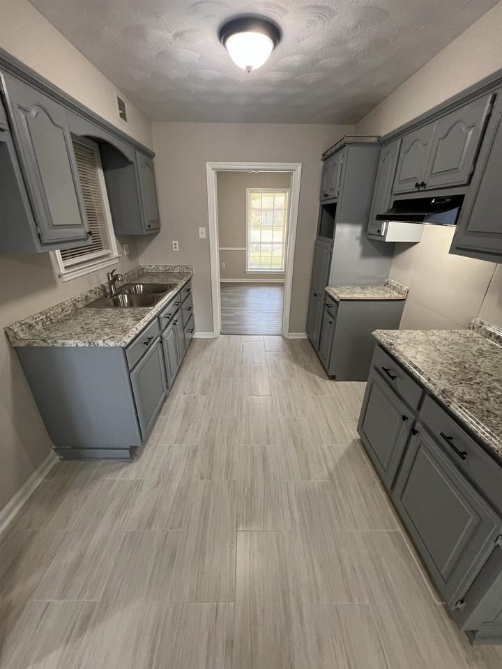 5159 Longmeadow Cv - Photo 6 of 23