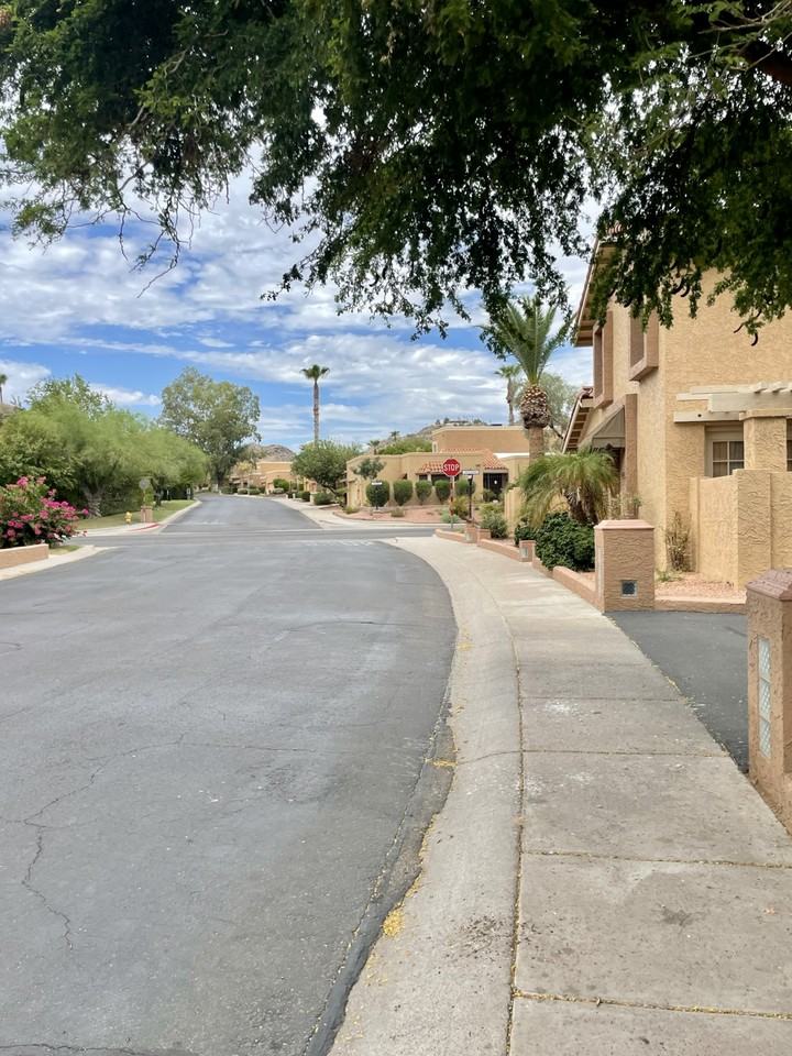 10431 N 11th St #1 - Photo 3 of 10