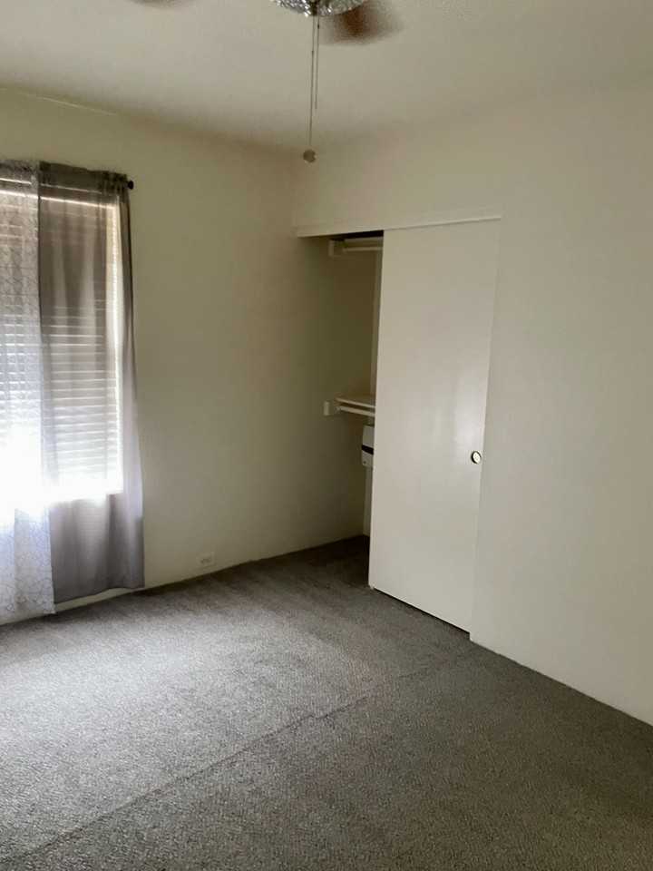 10431 N 11th St #1 - Photo 4 of 10