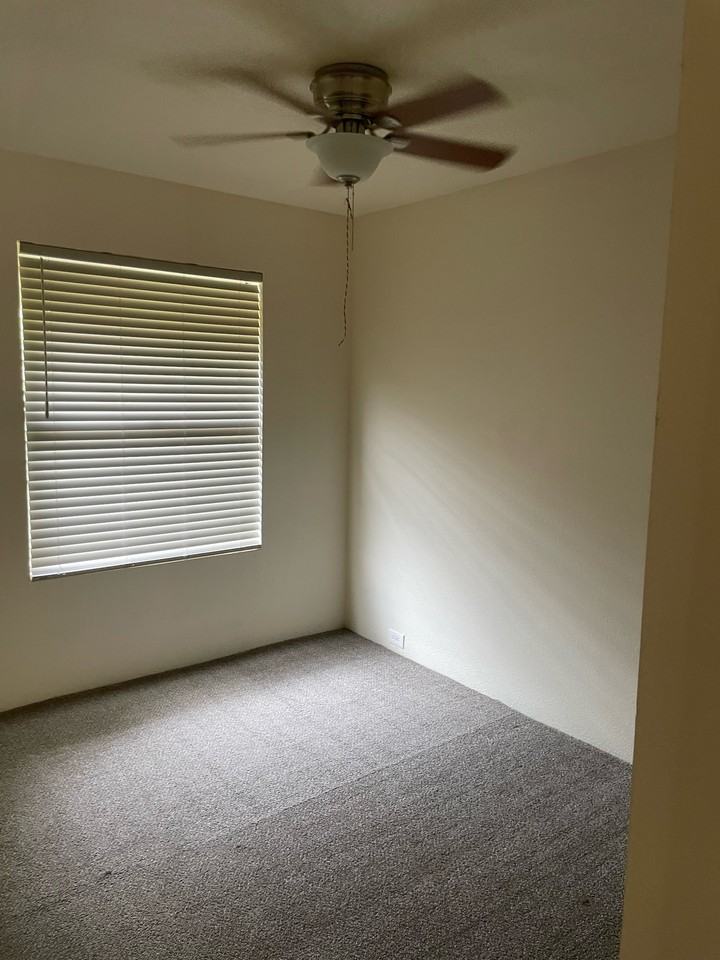 10431 N 11th St #1 - Photo 7 of 10