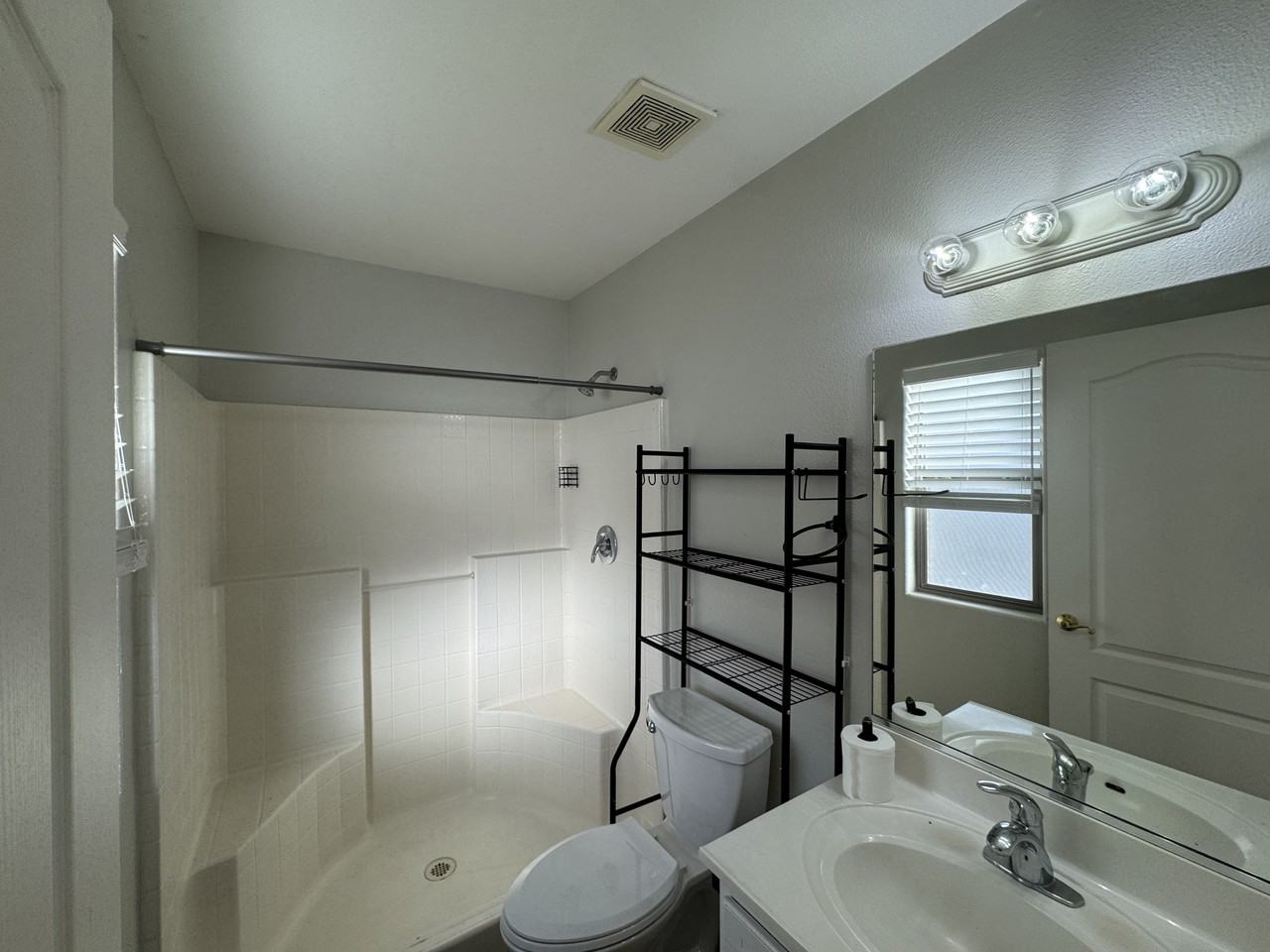 2720 Superba Ave #1 - Photo 7 of 11