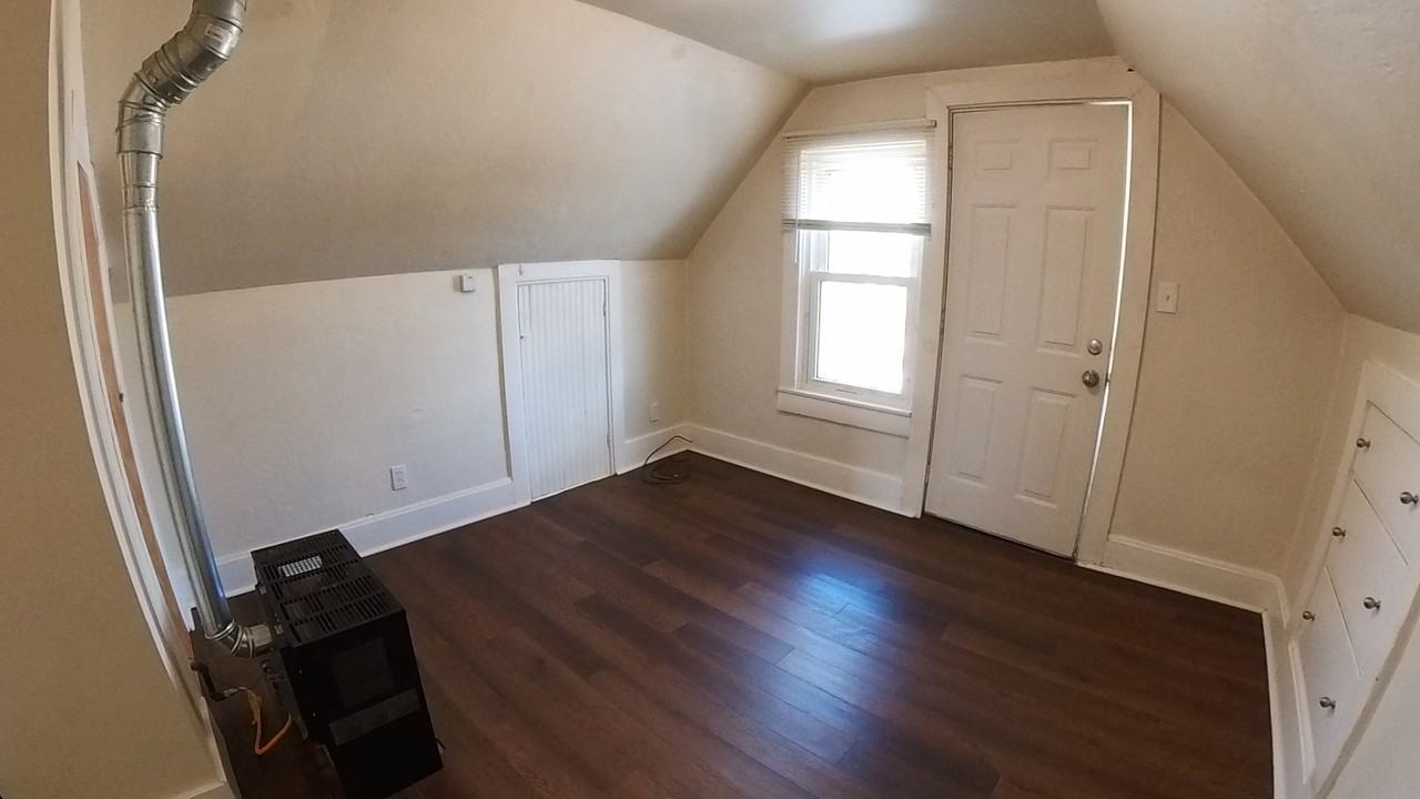 614 W 26th St #B - Photo 2 of 10