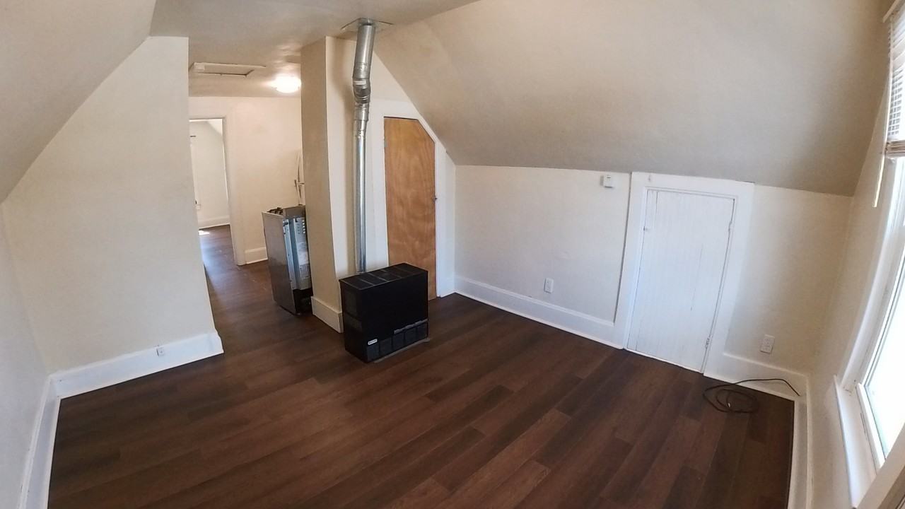 614 W 26th St #B - Photo 3 of 10