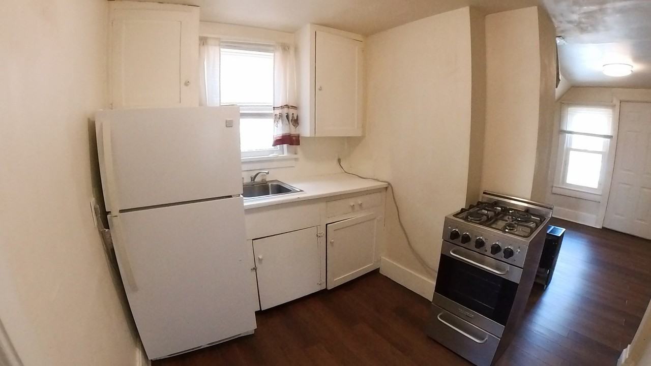 614 W 26th St #B - Photo 5 of 10