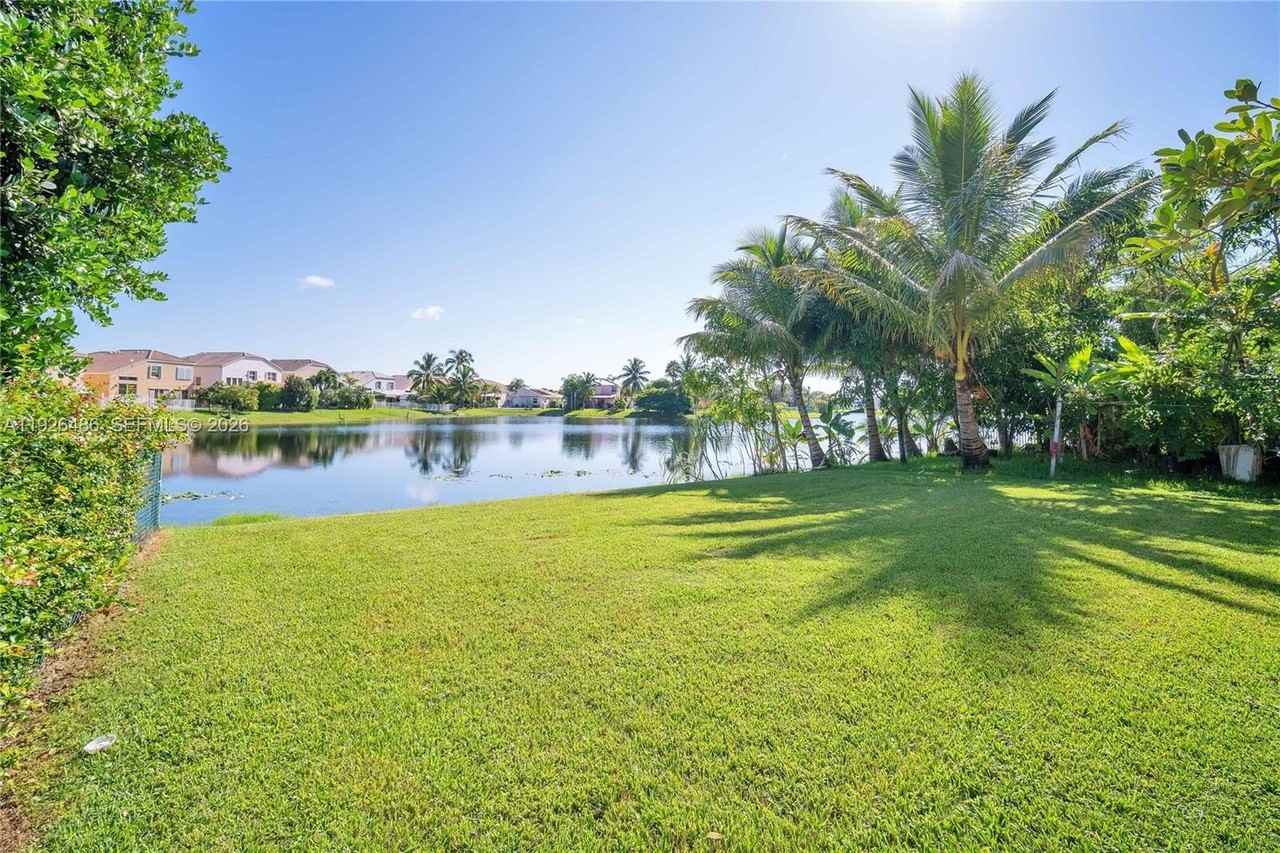 1561 Nw 159th Ave - Photo 3 of 38