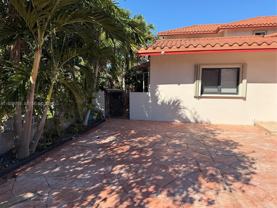 6765 Sw 19th St #BACK - Photo 1 of 1