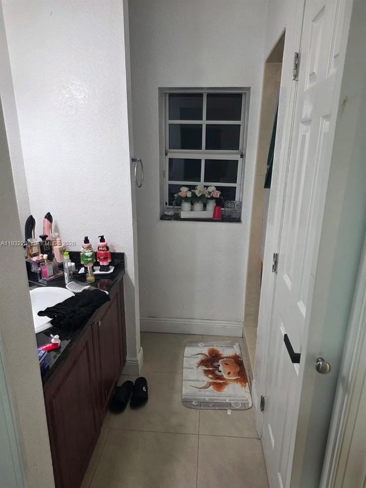 16201 Sw 169th Ave #B - Photo 7 of 7