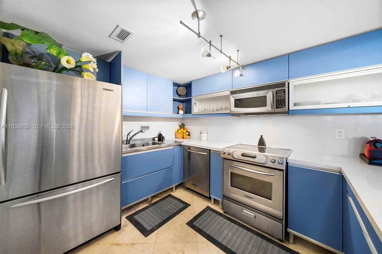 2301 Collins Ave #408 - Photo 3 of 50