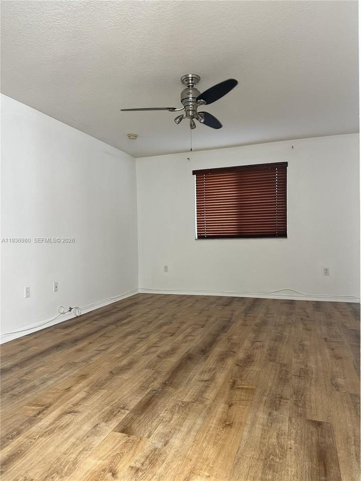 6706 Sw 115th Ct #302 - Photo 6 of 9