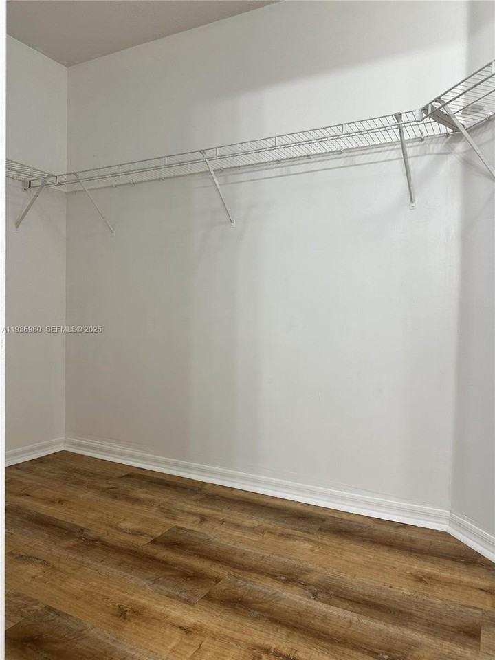 6706 Sw 115th Ct #302 - Photo 7 of 9