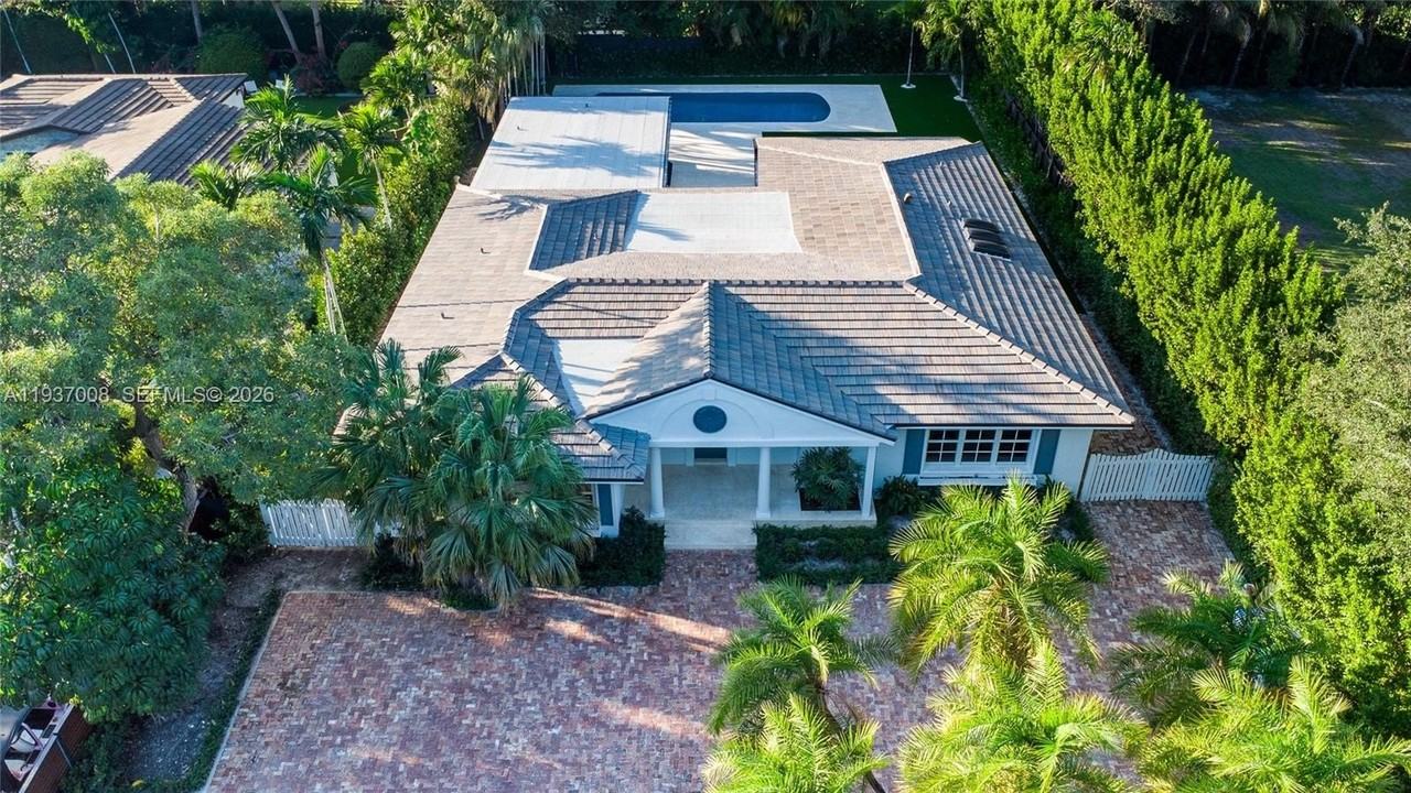 4520 Sabal Palm Rd - Photo 2 of 10