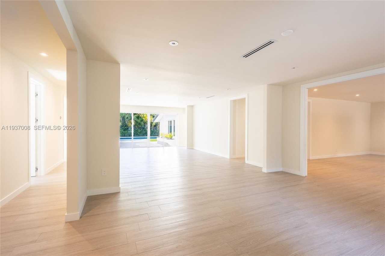 4520 Sabal Palm Rd - Photo 3 of 10