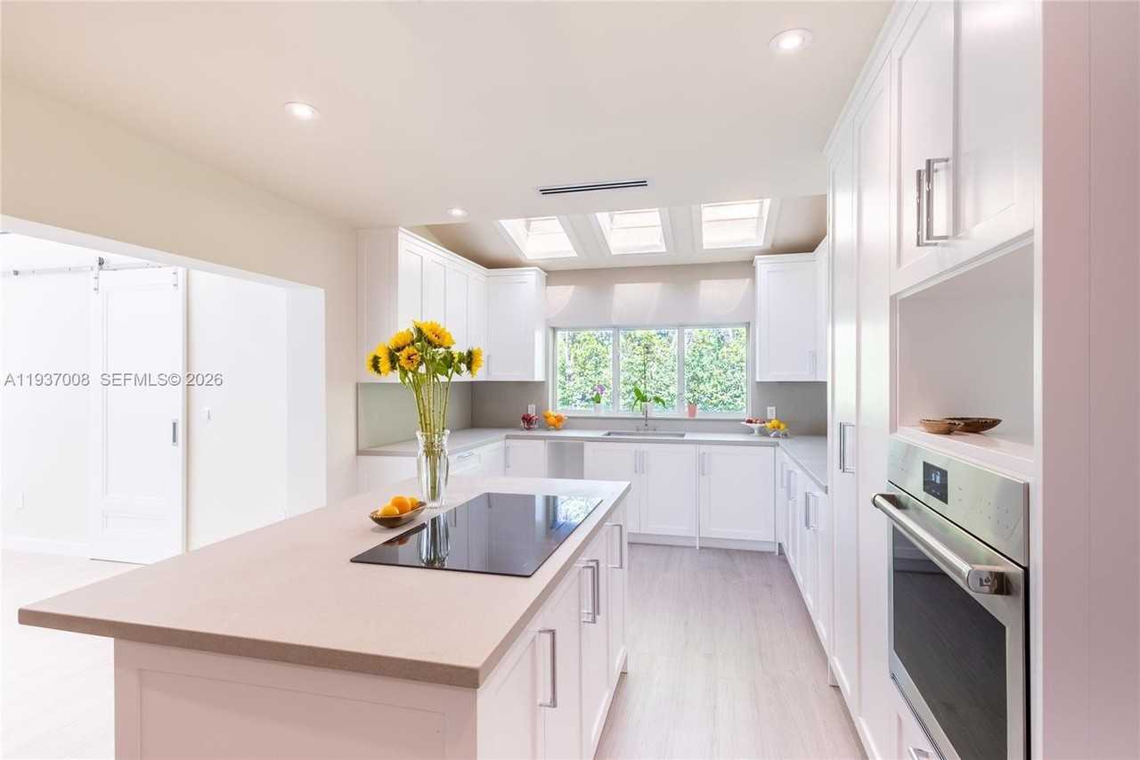 4520 Sabal Palm Rd - Photo 4 of 10