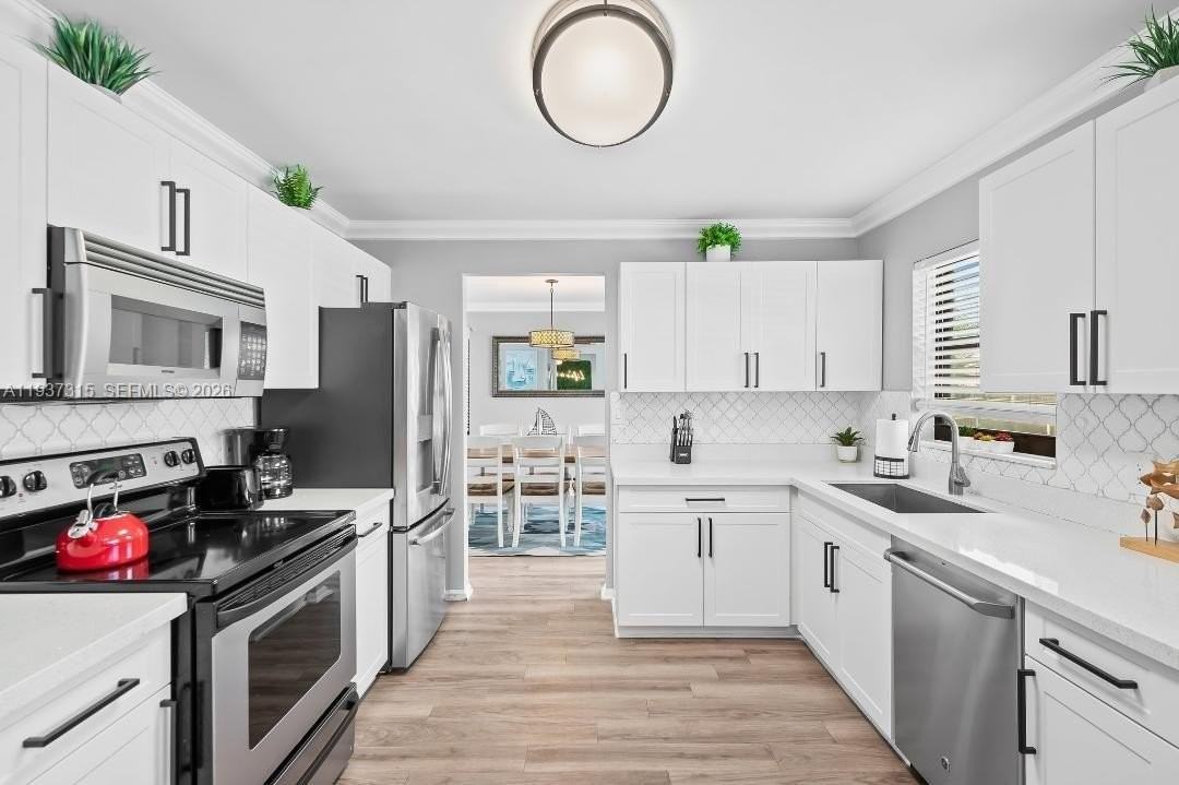 223 Se 8th St #223 - Photo 3 of 44