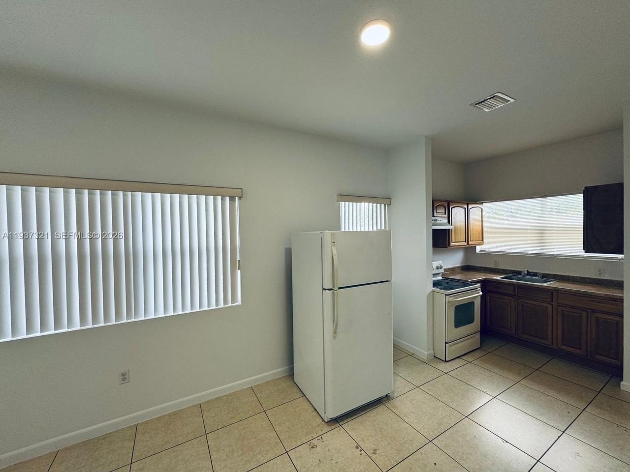 1330 Nw 5th St #1 - Photo 7 of 15