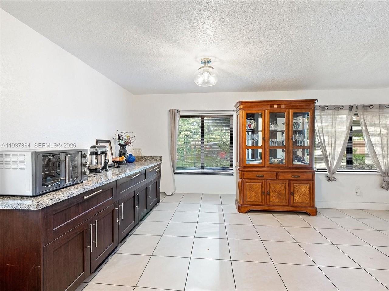 700 Sw 12th St - Photo 2 of 22