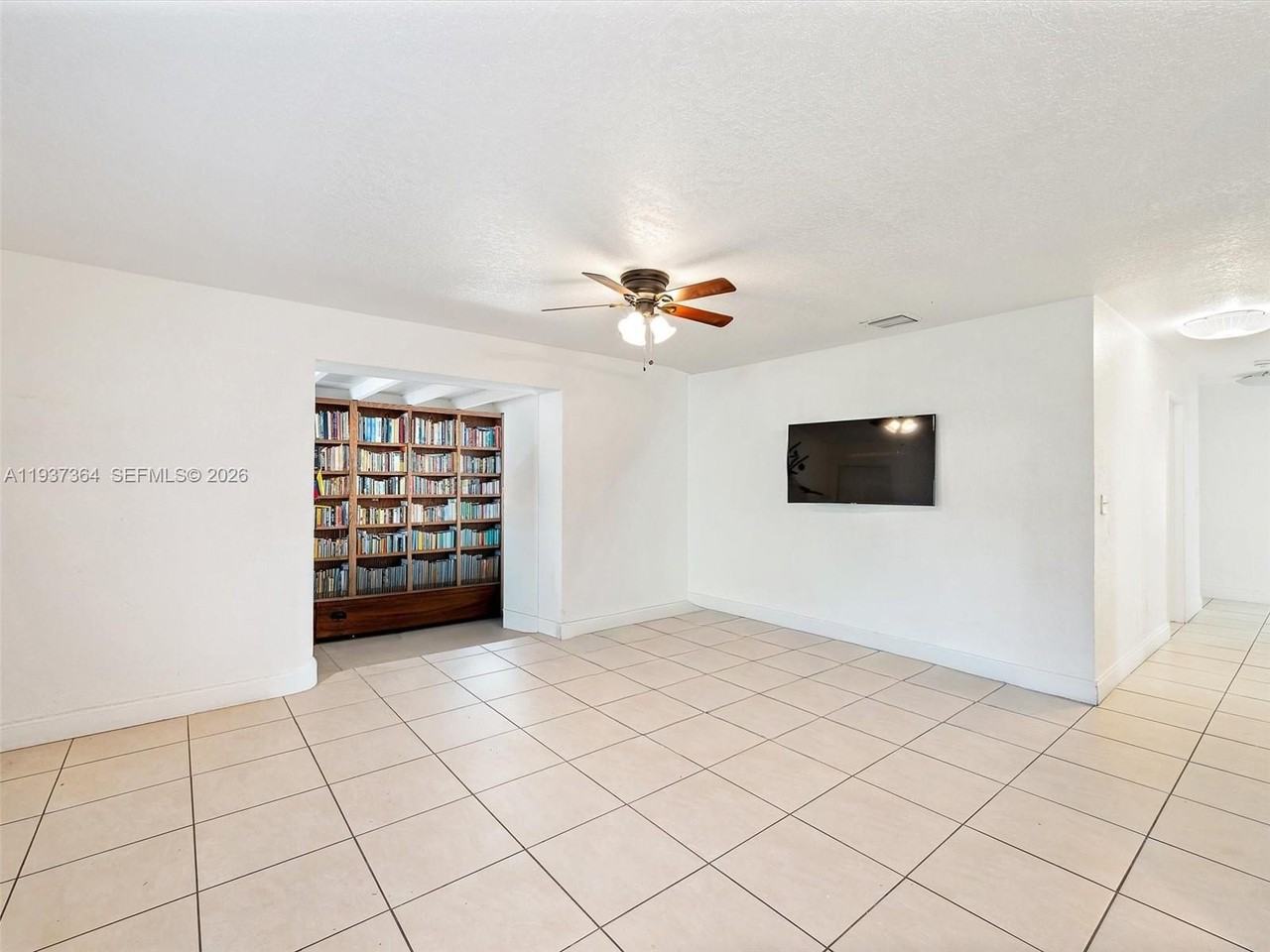 700 Sw 12th St - Photo 3 of 22