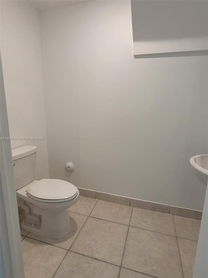 2685 Se 13th St - Photo 6 of 19