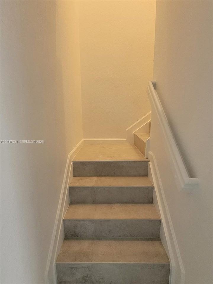 2685 Se 13th St - Photo 7 of 19