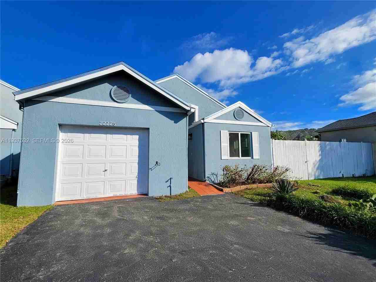 22225 Sw 100th Ave - Photo 3 of 42