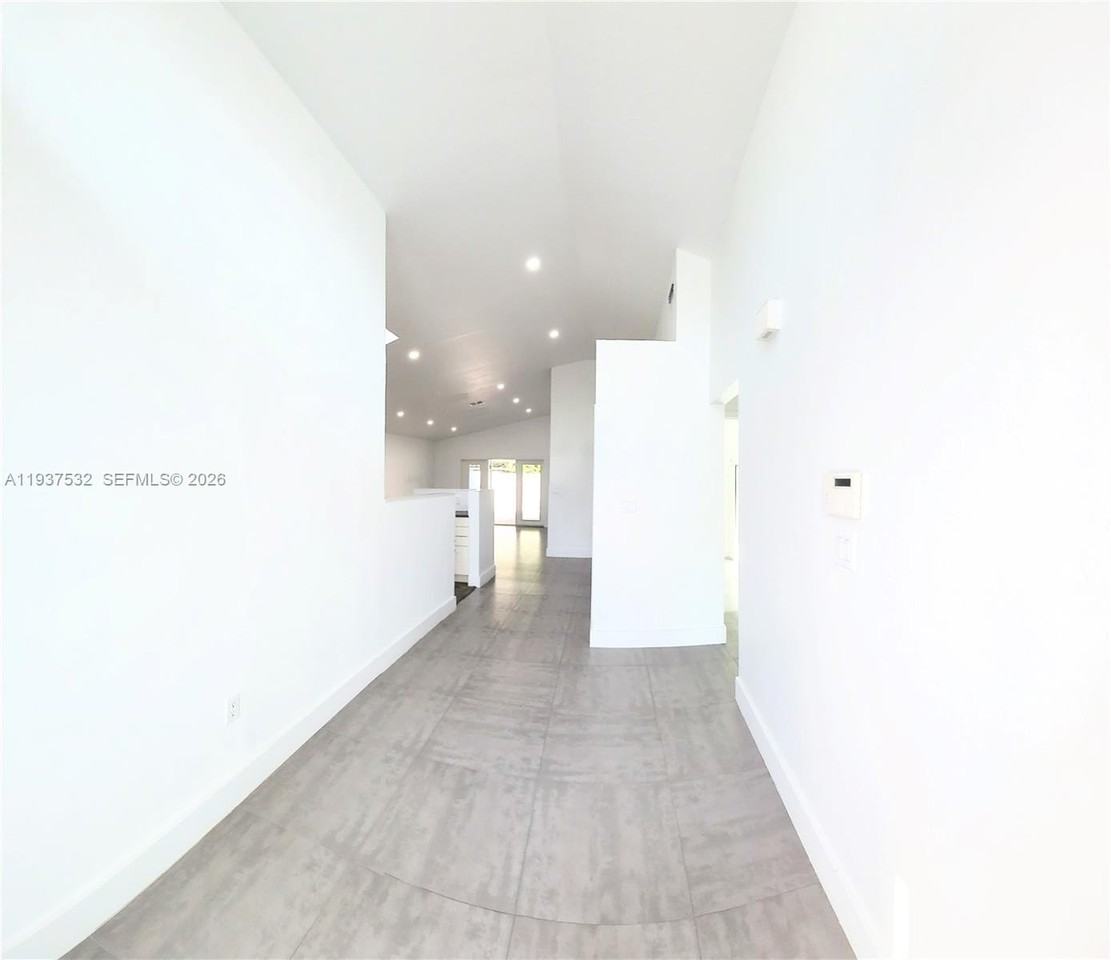 22225 Sw 100th Ave - Photo 4 of 42