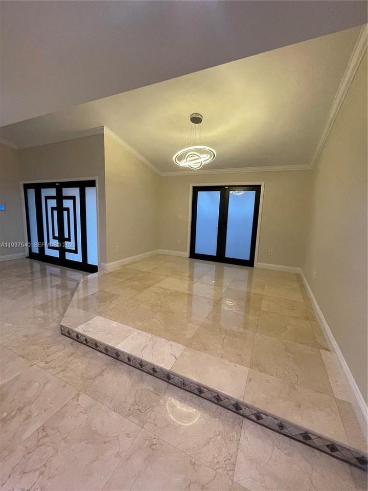 16820 Nw 79th Pl - Photo 3 of 27