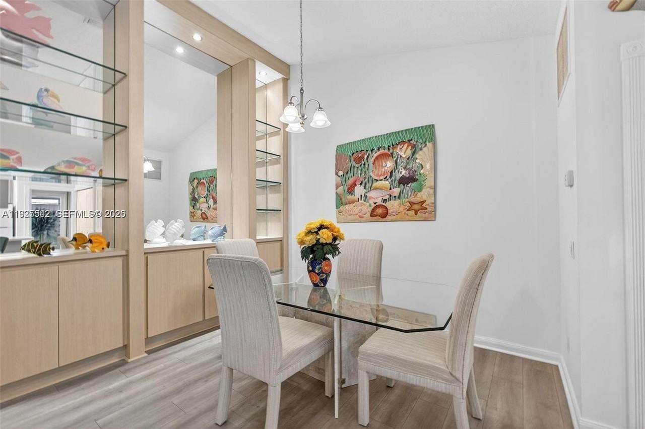 7102 Geminata Oak Ct #7102 - Photo 7 of 28