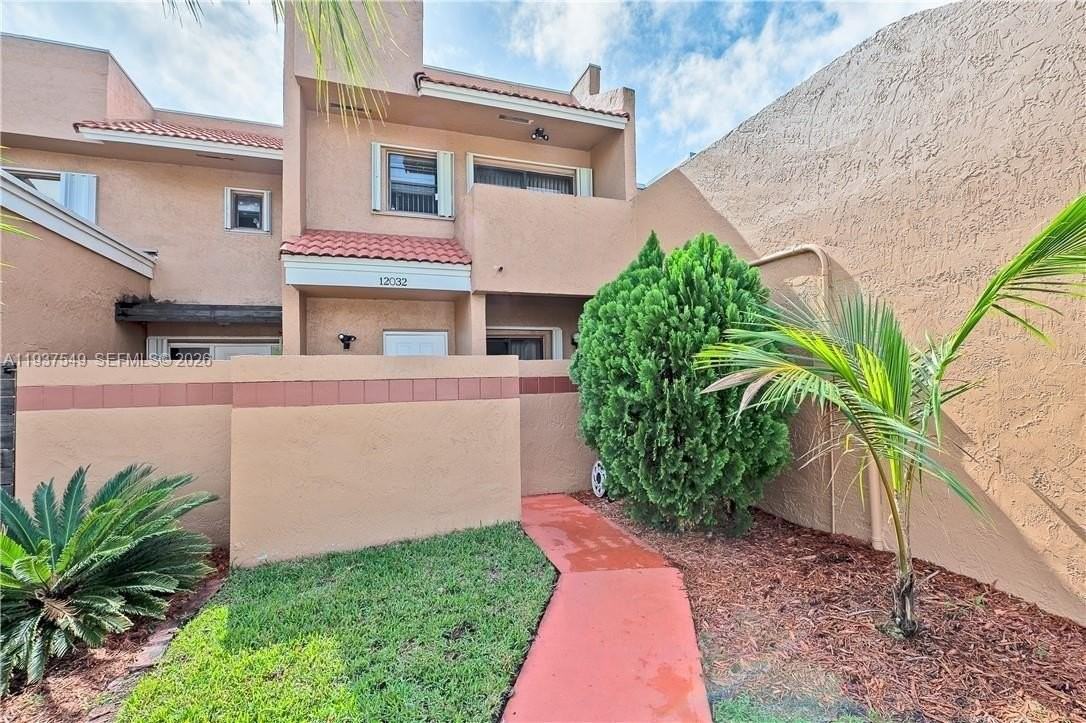 12032 S Las Palmas Dr - Photo 4 of 19