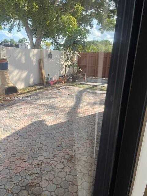 1701 Nw 92nd Ave #1701 - Photo 5 of 15