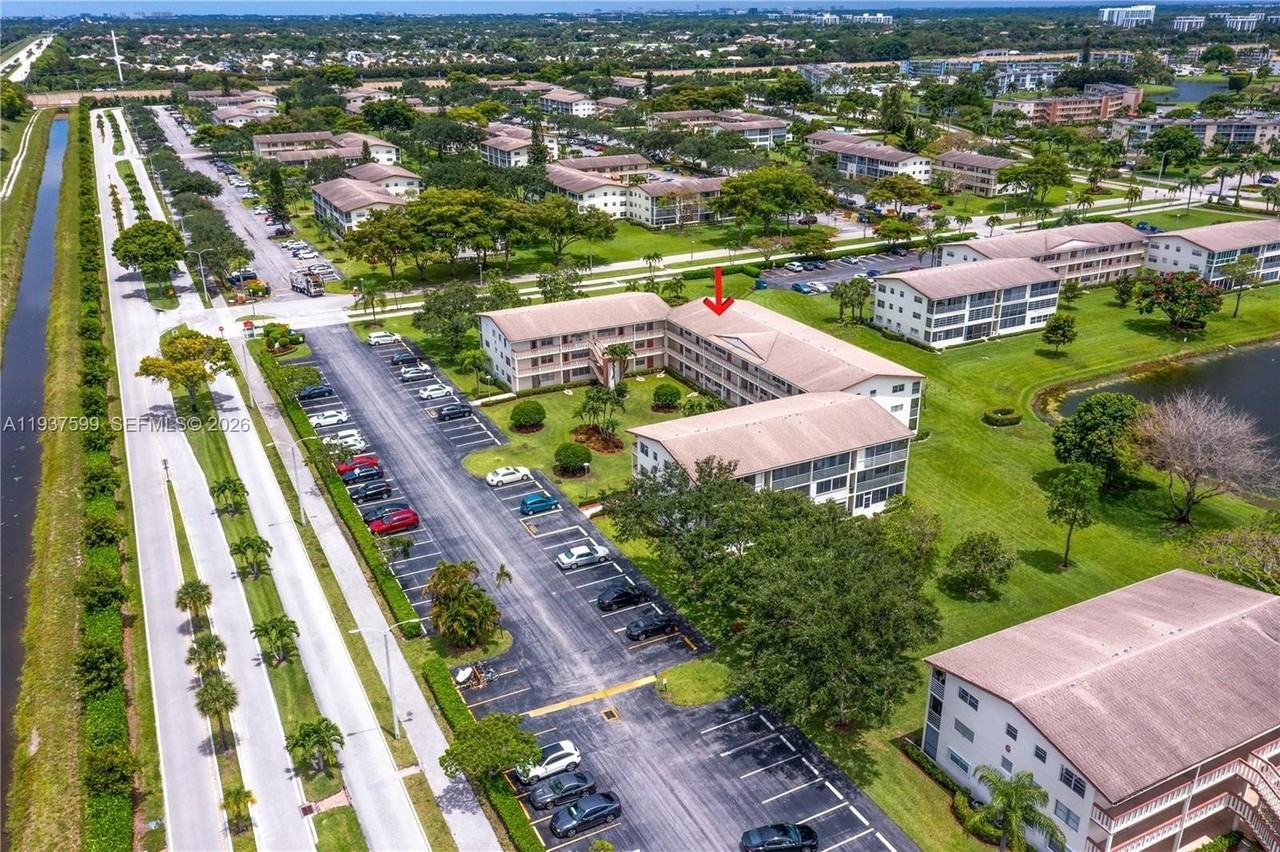 303 Preston H #303 - Photo 2 of 11