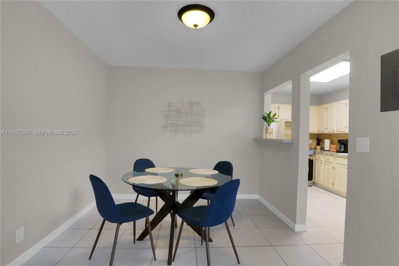 1225 Ne 136th Ter #1225 - Photo 5 of 23